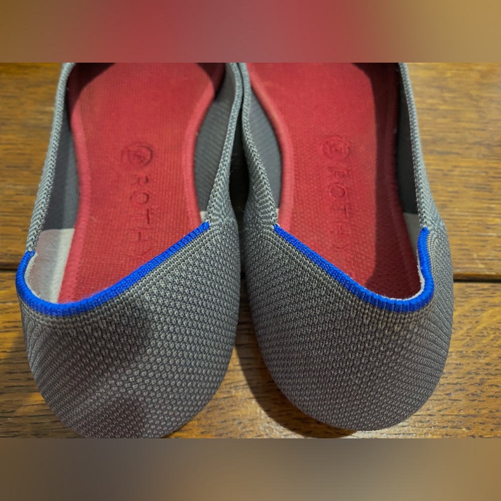 Size 11!  Rothy’s Grey & Cranberry Shoes w/Blue End. Excellent Used Condition - Picture 7 of 15